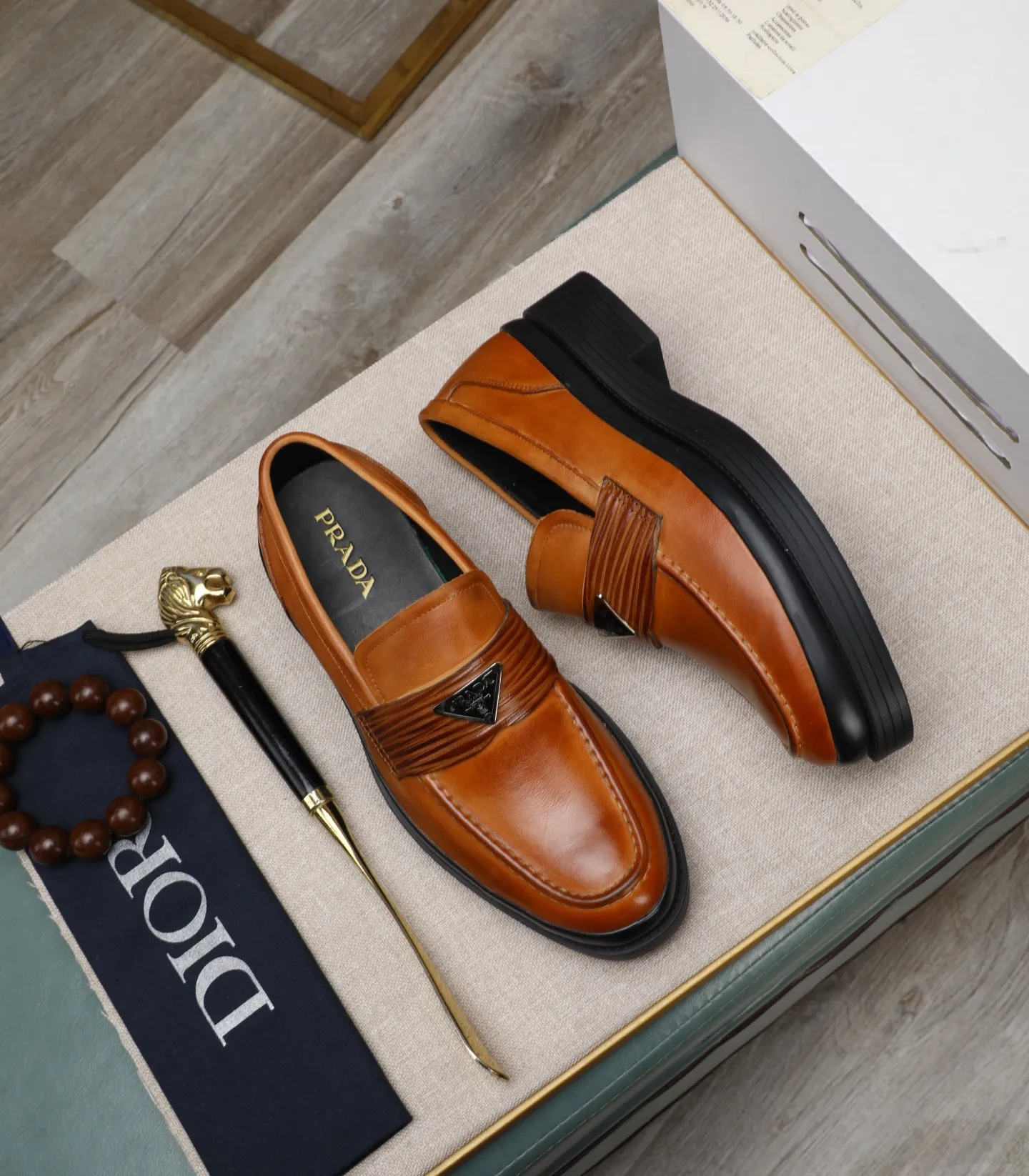 Men's men's shoes 💰540 (water-dyed cow leather) 📛📛PRADA high-end counter's latest formal business leather shoes 👔original and highest quality! Imported from Italy 🇮🇹 first-layer calfskin fabric ➕ cowhide lining Original outsole Formal size: 38➖44 (45 customized)
